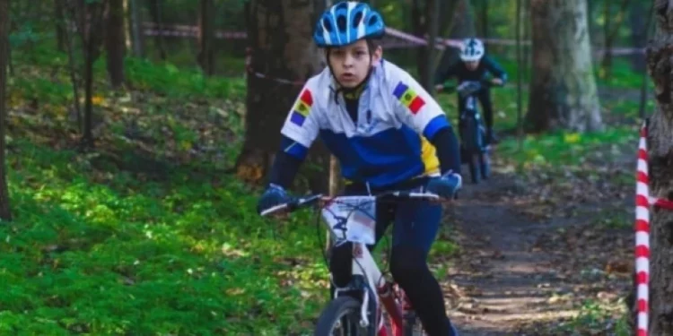 Campionatul Moldovei la Ciclism 2023, organizat în memoria lui Valerian Railean: Lăsând în urmă frica, prietenul acestuia a îmbrăcat echipamentul și a urcat din nou pe bicicletă | VIDEO