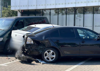 Zi cu ghinion: Patru automobile parcate regulamentar, accidentate grav de o șoferiță din Capitală | VIDEO