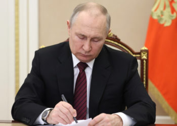 Путин подписал закон о запрете «смены пола» в России