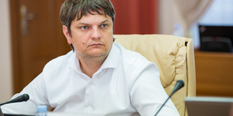 В каком году произошел инцидент? Как Андрей Спину «отвечает» на вопрос журналиста Orizont TV о закопанном мазуте на территории «Термоэлектрика» | ВИДЕО