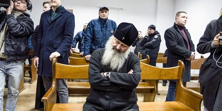 Суд в Киеве изменил меру пресечения наместнику Киево-Печерской лавры митрополиту Павлу с домашнего ареста на содержание под стражей