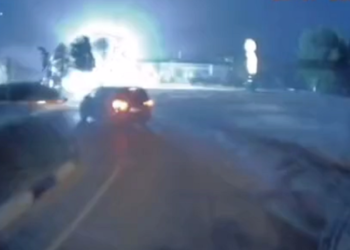 Moment surprins de o cameră de bord: Un fulger a lovit chiar lângă o stație PECO, la Edineț