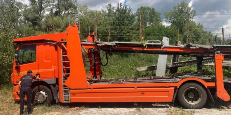 Un camion, căutat prin Interpol, descoperit la PTF Leușeni