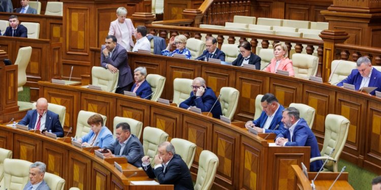 „Boicotăm ședința și vă lăsăm să mergeți după agendă”. Deputații BCS au părăsit plenul Parlamentului, nemulțumiți că nicio inițiativă a lor nu a fost acceptată de majoritatea PAS | VIDEO