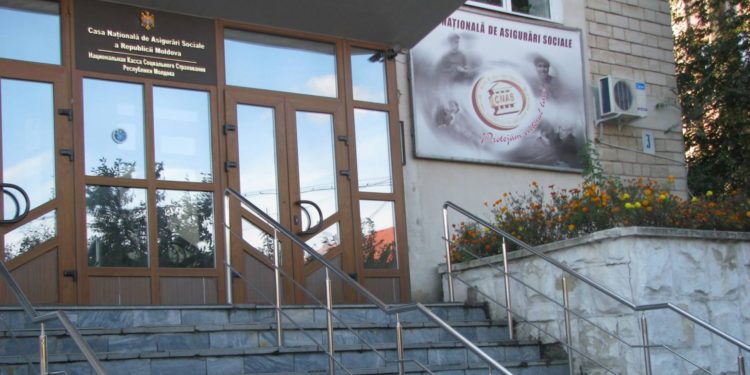 Se modifică procedura de finanțare a indemnizațiilor adresate familiilor cu copii