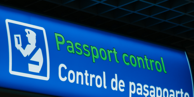 Au făcut cale întoarsă la frontieră: 37 de persoane au primit refuz de intrare în țară, în ultimele 24 de ore. Câte au ieșit din țară