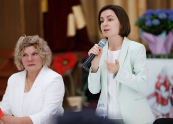 Discuții aprinse în nordul țării dintre cetățeni și șefa statului: „Dacă va fi război, mata prima vei lua avionul și vei fugi din țară!” Ce-i răspunde Maia Sandu | VIDEO