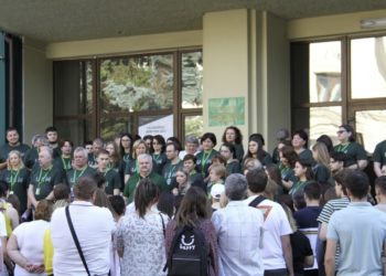 Start admitere 2023: Sute de absolvenți au invadat holurile universităților pentru a depune actele de intrare | VIDEO