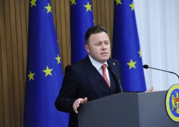 „Suntem la un pas de a începe să prindem stele galbene și triunghiuri colorate”. Alexandru Flenchea, despre xenofobi