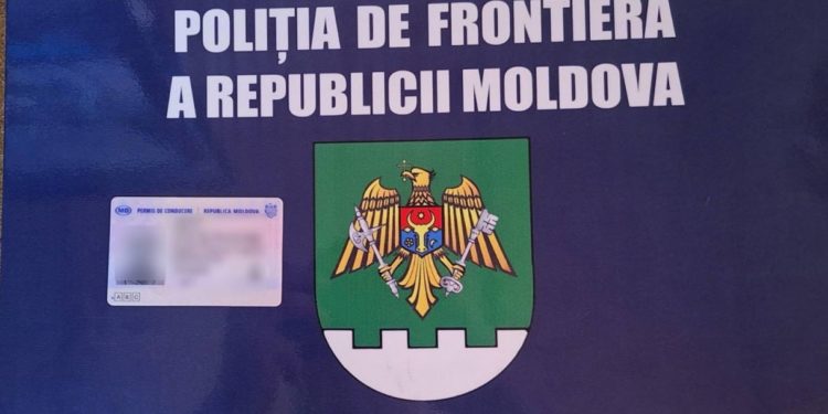 Și-a cumpărat permis fals de conducere cu peste 1.000 de euro. Tânărul a fost prins cu actul neveridic la intrarea în țară | VIDEO