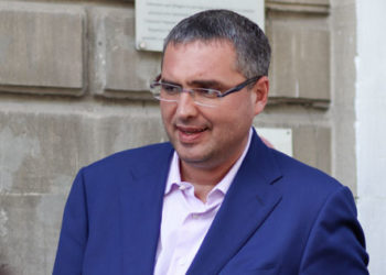 „A fost procurat printr-o licitație trucată, cu implicarea lui Andrei Spînu”. Renato Usatîi afirmă că un lot de păcură neconformă ar fi fost îngropat în pământ. Răspunsul reprezentanților Termoelectrica | VIDEO