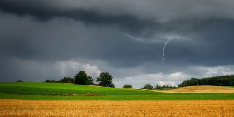 Жарко, но ожидаются дожди с грозами: какой будет погода в Молдове в субботу?