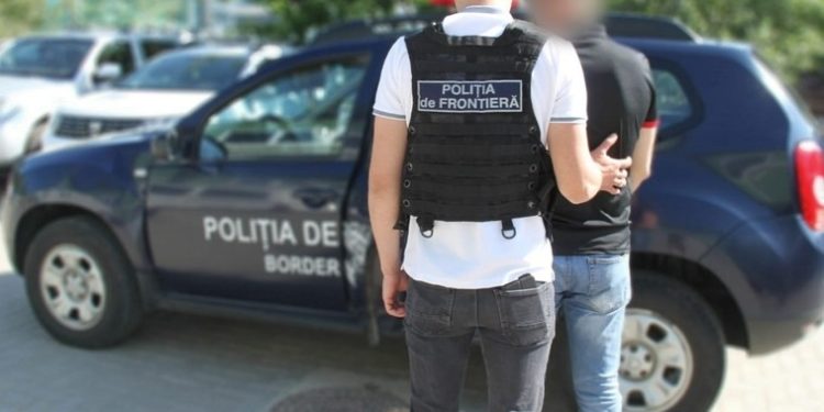 Căutat de șase ani, reținut la frontieră. Un moldovean, condamnat pentru infracțiuni grave, depistat în fluxul de călători
