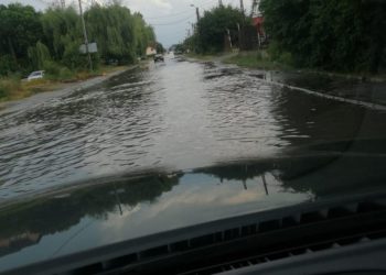 Mai multe zone din România, răvășite de inundații – a plouat timp de câteva ore cât pentru o lună. Meteorologii și hidrologii bat alarma | VIDEO