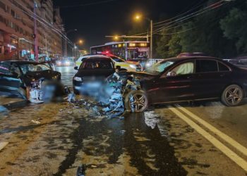 EXCLUSIV! Una dintre victimele accidentului grav, produs pe bulevardul Decebal, a ajuns în reanimare. Declarațiile soțului: „Suntem într-o stare de desperare” | VIDEO