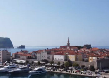 Muntenegru a devenit casă și pentru rușii bogați cu iahturi, și pentru cei care au fugit de război. „Simt că ne-a fost răpit viitorul”