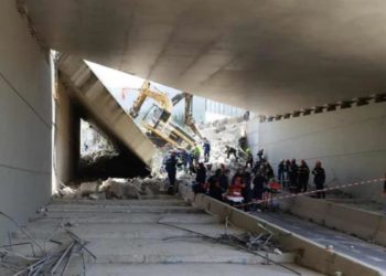 Un pod s-a prăbuşit în Grecia, există răniţi prinşi sub dărâmături