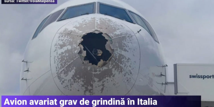 Un avion care decolase din Milano a fost lovit de grindină. Aeronava a aterizat de urgență la Roma | VIDEO