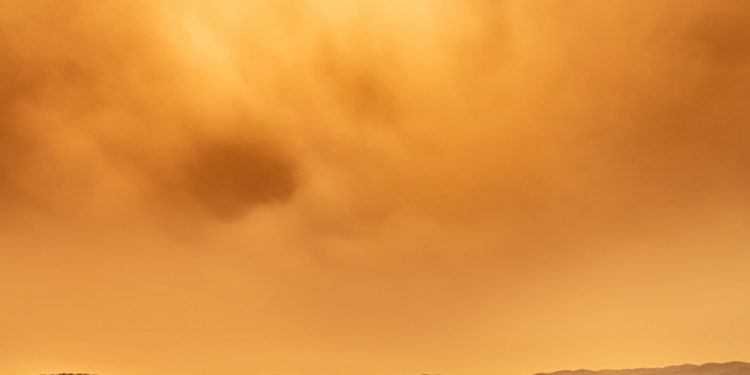 Calitatea aerului din sudul Europei, în special din Spania, este grav afectată de un nor de praf din Sahara