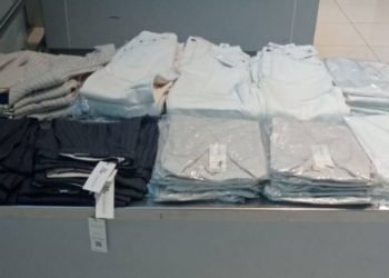 Бренд или подделка?: откуда везли партию одежды | FOTO