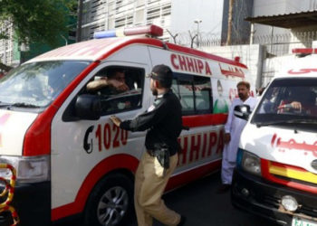 Zeci de morţi şi răniţi în urma exploziei unei bombe la un miting al unui partid islamic, în Pakistan