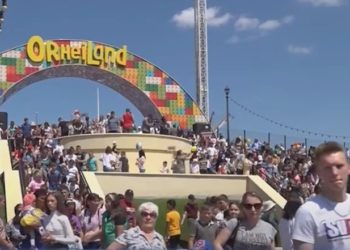 Concert grandios la OrheiLand cu participarea vedetei din Rusia, Mișa Marvin. Mii de oameni s-au putut bucura de hiturile preferate și de o atmosferă de neuitat | VIDEO