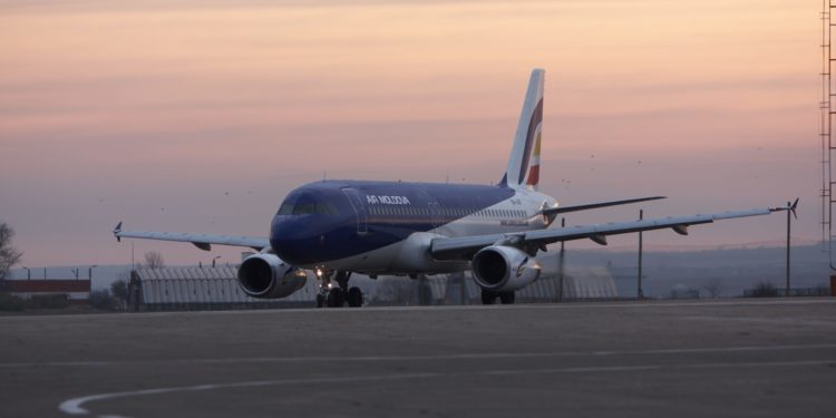 Air Moldova sistează toate zborurile și pentru iulie. Cum își pot recupera banii pasagerii