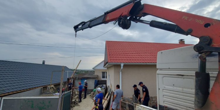 В Тараклии умер мужчина, застрявший в колодце. Его вытаскивали 33 часа