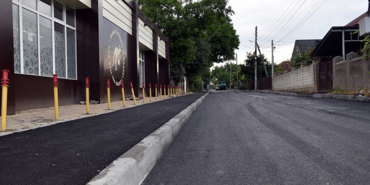 Modernizarea raionului Orhei, continuă cu pași rapizi: Infrastructura rutieră, curțile blocurilor și a locuințelor, în plin proces de modernizare | VIDEO