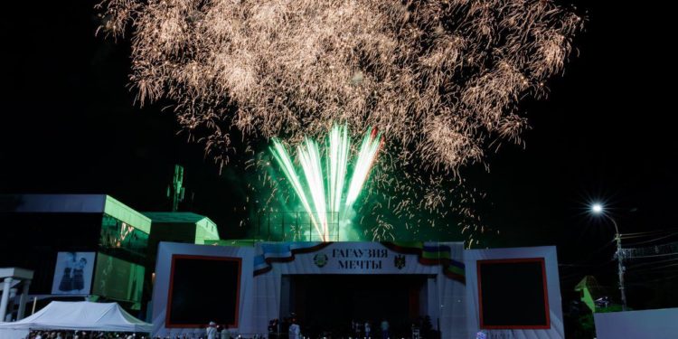 Evghenia Guțul, învestită oficial în funcția de bașcan al Găgăuziei: Activități distractive pentru cei mici, concert grandios, focuri de artificii festive și așteptările locuitorilor autonomiei | VIDEO