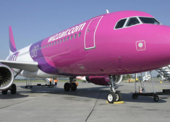 Alertă falsă cu bombă la bordul unei curse Wizz Air. Avionul a decolat din România cu aproape patru ore întârziere