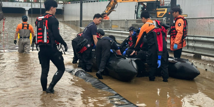 Ploile puternice au provocat inundaţii şi alunecări de teren în Coreea de Sud: Cel puţin 33 de persoane au murit şi alte zece sunt date dispărute