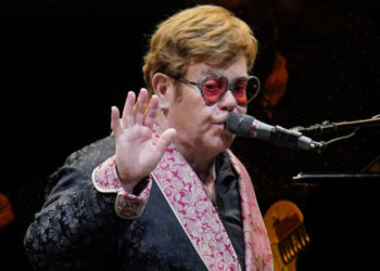 Elton John și-a încheiat cariera pe scenă. 30.000 de fani au mers la ultimul său concert