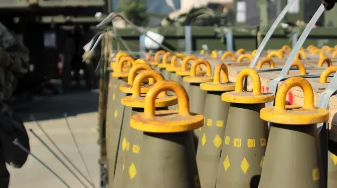 Украина начала применять полученные от США кассетные боеприпасы