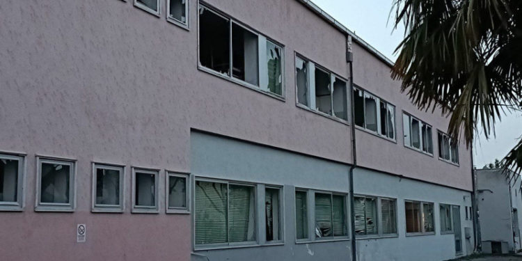 Grindina cât mingea de tenis a lovit în nordul Italiei: Bucățile de gheață au provocat pagube uriașe