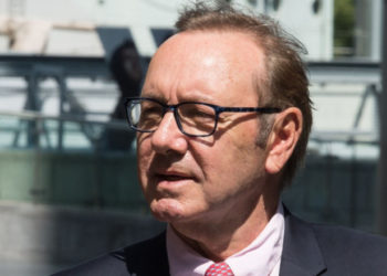 Kevin Spacey a fost achitat pentru toate acuzațiile de agresiune sexuală și viol. Actorul a început să plângă la citirea verdictului