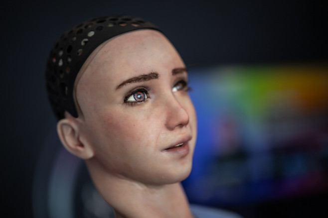 Prima conferință de presă „roboți-oameni” a avut loc la Geneva. Roboții cu inteligență artificială au promis să „nu atace omenirea” | FOTO