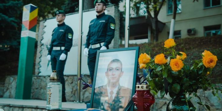 „Memorie veșnică inspectorului căzut la datorie – Serghei Muntean”. Un monument – simbol al eroismului, va fi amplasat la sectorul Poliției de Frontieră de la Aeroport