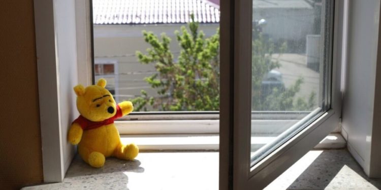 Трагедия в Бендерах: 7-летняя девочка погибла, выпав с четвертого этажа