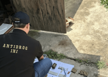 Un bărbat din Anenii Noi, membrul unei grupări infracționale, încătușat de oamenii legii. Ce a făcut