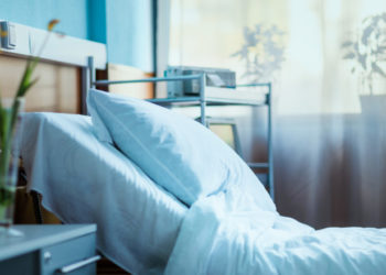 „Nu mai rezist! Vă rog din suflet”. Filmul tragediei în care o tânără însărcinată din Botoșani, România a murit pe patul de spital