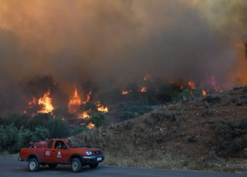 Grecia arde iar, spitalul din Alexandropolis a fost evacuat. Doi oameni au murit în incendiile care se extind