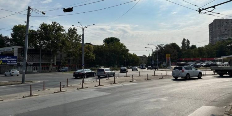Două intersecții din Capitală vor fi dotate cu semafoare inteligente. Care este valoarea echipamentelor