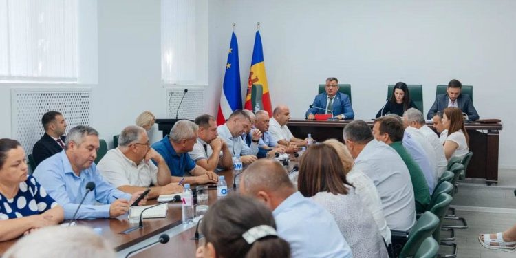 „Обсудили все назревшие вопросы”. Более 20 примаров приняли участие во встрече с башканом Гагаузии Евгенией Гуцул | VIDEO