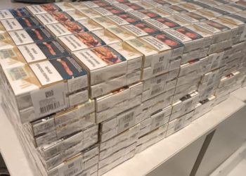 Un moldovean și-a ticsit geanta cu țigări și a încercat să părăsească țara. Unde urma să ajungă