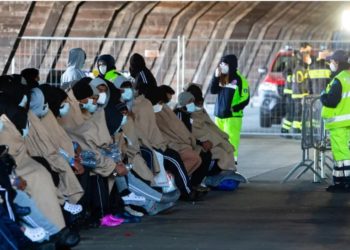 Италия просит помощи у ЕС из-за рекордного наплыва мигрантов