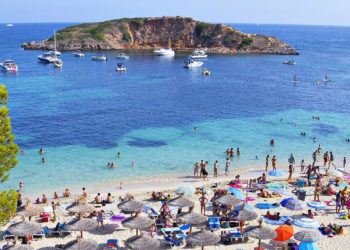 Популярный испанский курорт вводит штраф для туристов