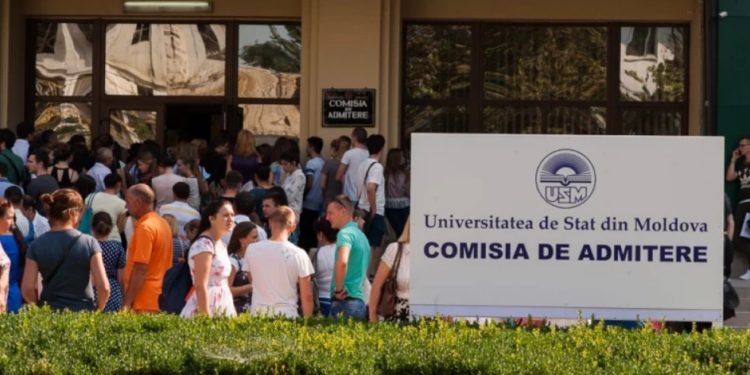 Вузы Молдовы завершили первый этап приема. Сколько студентов поступили на бюджет