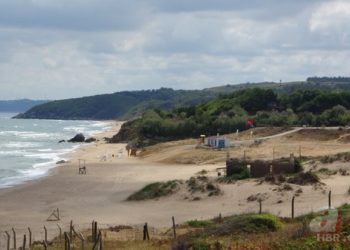 Пляж в окрестностях Стамбула закрыли из-за 28 неразорвавшихся снарядов