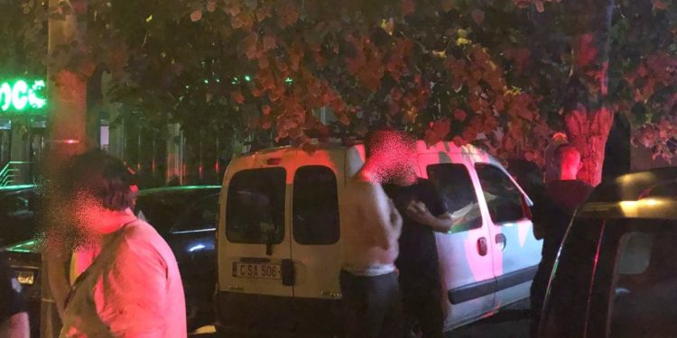 Bătaie crâncenă în plină stradă, în capitală: Un grup de certăreți, toți în stare de ebrietate, au ajuns la poliție | VIDEO